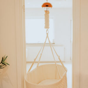 Leje Oval vugge - Dørkarm med Balance Vuggemotor | Mor Og Børn