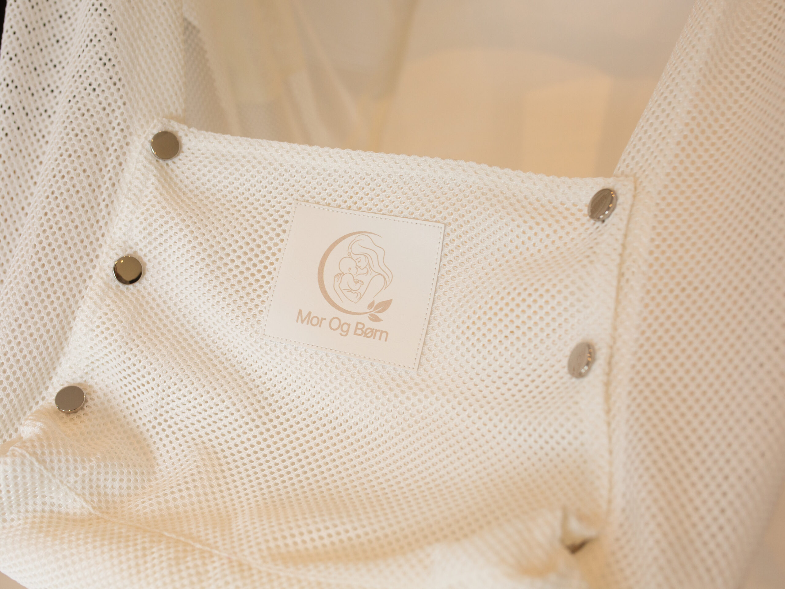 Leje Slyngevugge Premium- Loftophæng med Balance Vuggemotor | Mor Og Børn - Billede 4