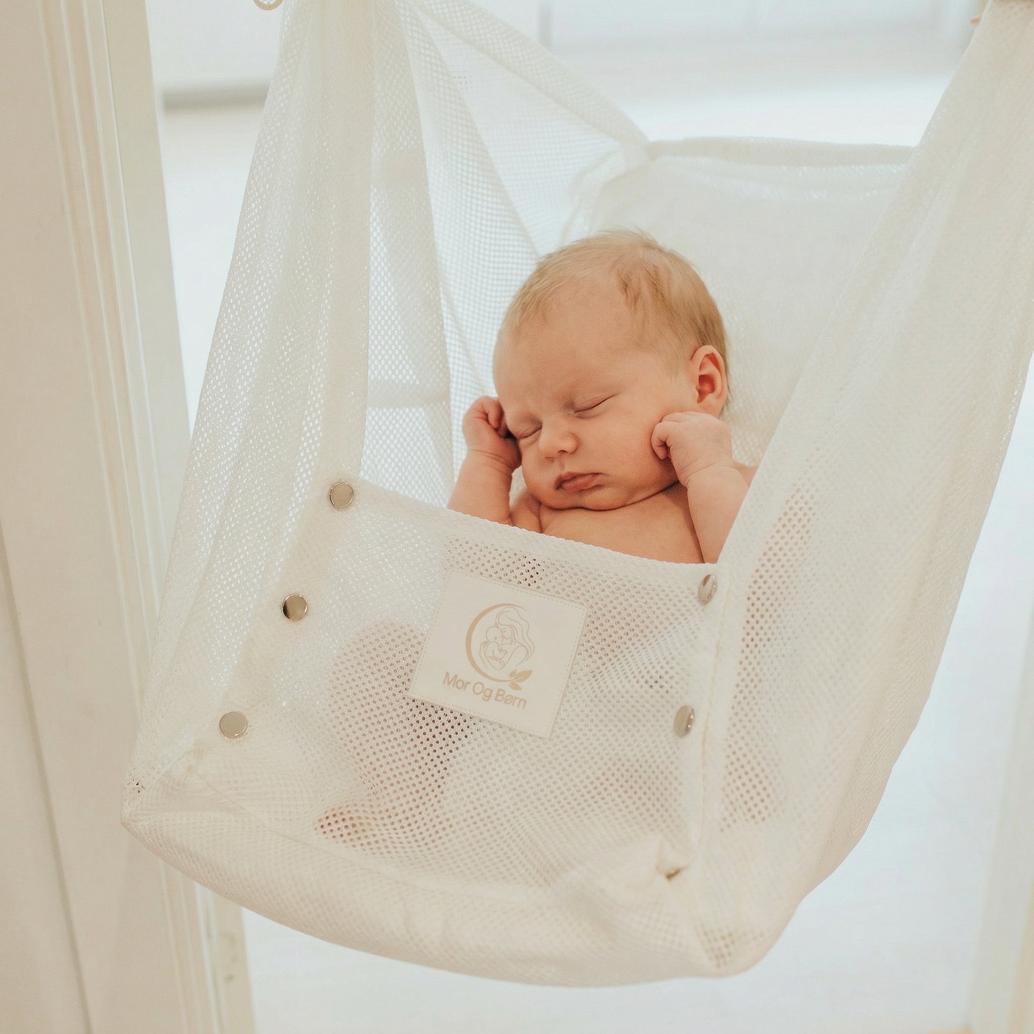 Leje Slyngevugge Premium- Loftophæng med Balance Vuggemotor | Mor Og Børn - Billede 3